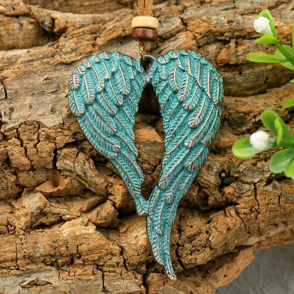 Necklace Angel Wings Heart Charm on Suede Strap - Picture 3 of 11